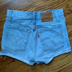 Levi’s lightwash Denim Wedgie Shorts